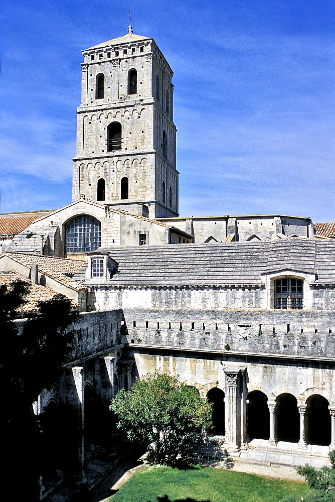 St. Trophime cloister and church, Arles, Bouches-du-Rhone, Provence, France, Europe