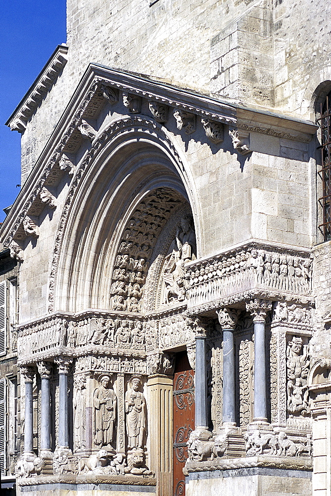 Statues of saints and doorway, St. Trophime church, Arles, Bouches-du-Rhone, Provence, France, Europe