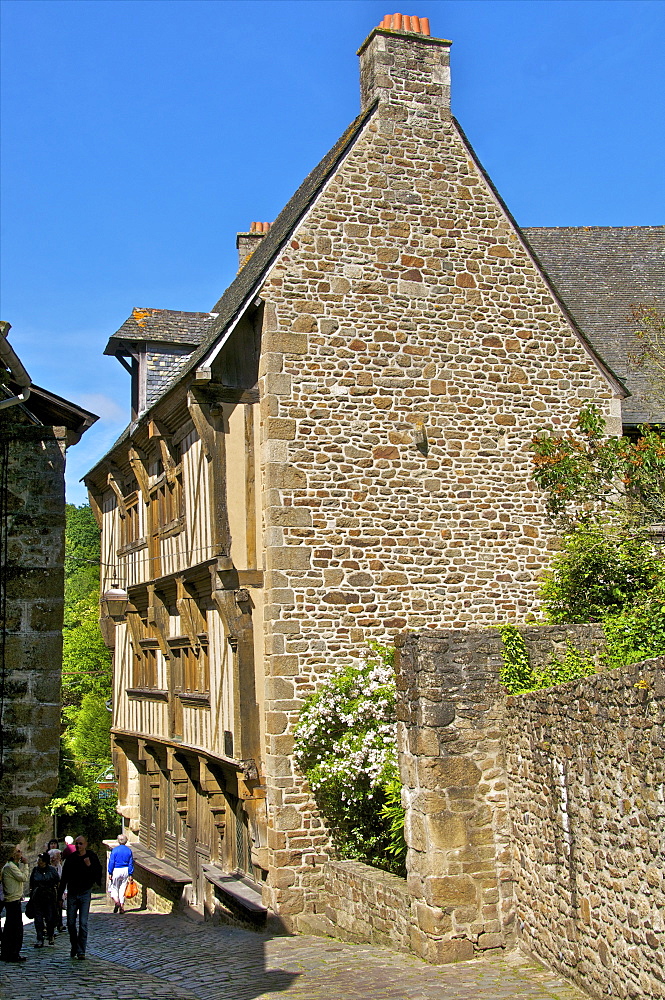 Governor's house, a 15th century mansion in an old cobbled street, Old Town, Dinan, Cotes d'Armor, Brittany, France, Europe