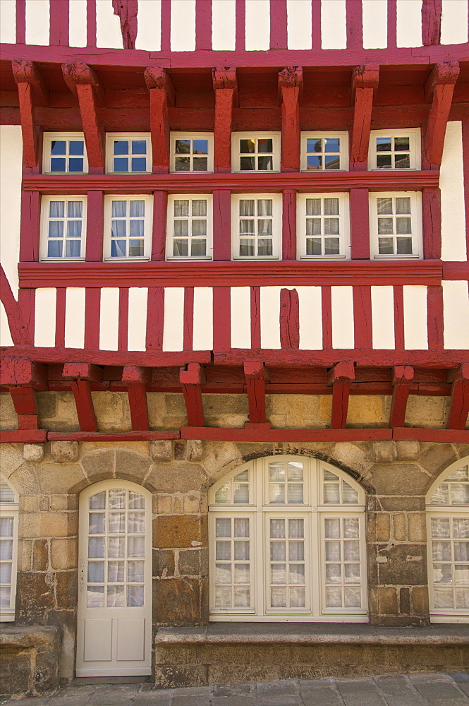 Medieval half timbered house, Merciers Square, Dinan, Brittany, France, Europe