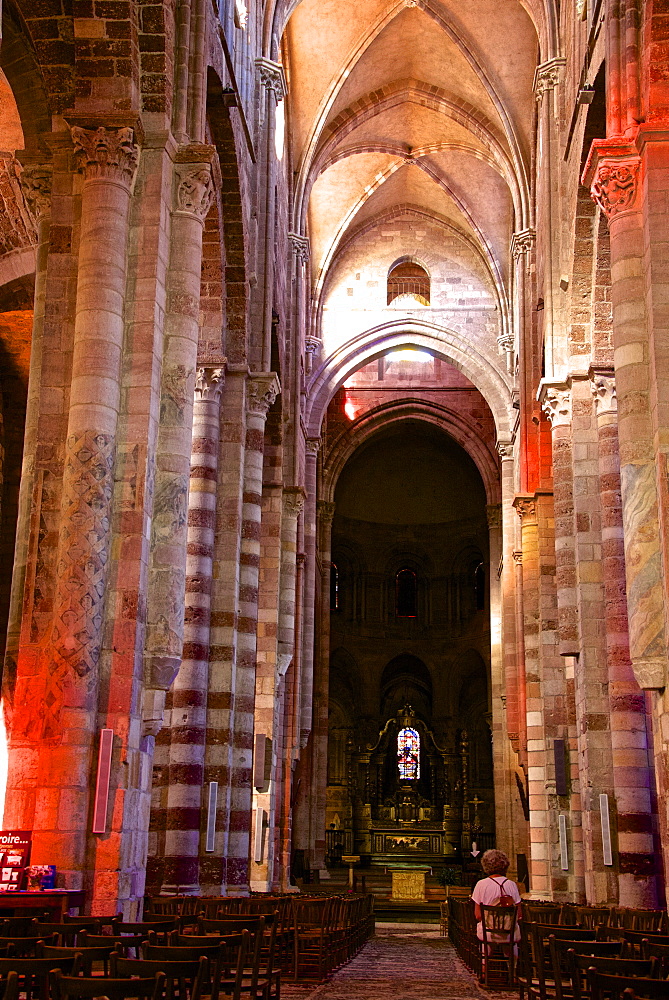 Nave and columns, St. Julian Basilica (St. Julien Basilica) dating from the 9th century, Romanesque architecture, Brioude, Haute Loire, France, Europe