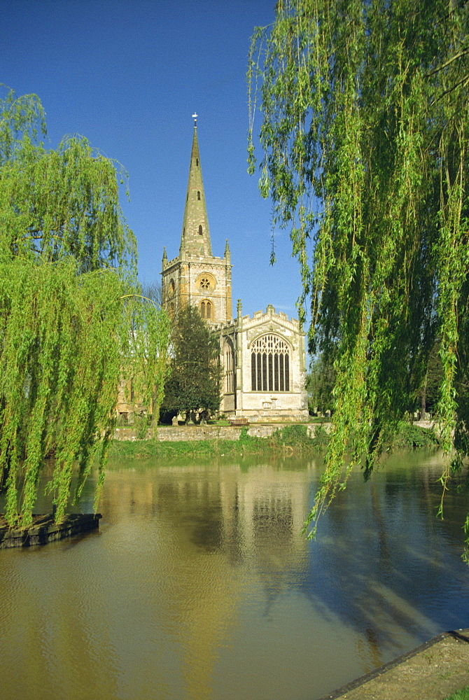 Holy Trinity church from the River Avon, Stratford-upon-Avon, Warwickshire, England, United Kingdom, Europe