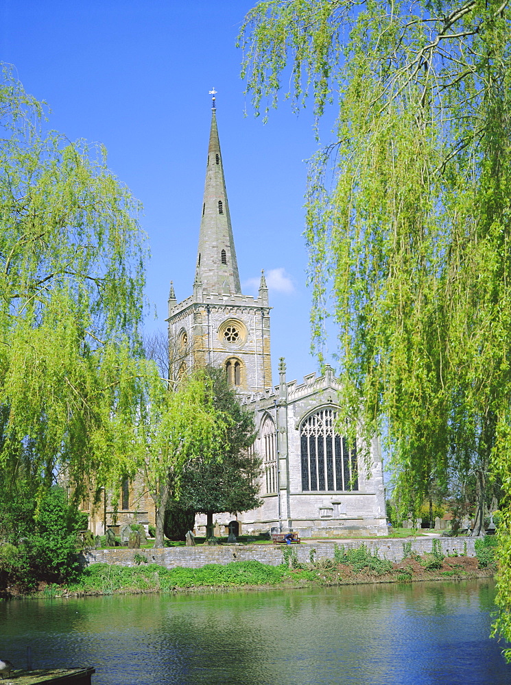 Holy Trinity church from the River Avon, Stratford-upon-Avon, Warwickshire, England, UK, Europe