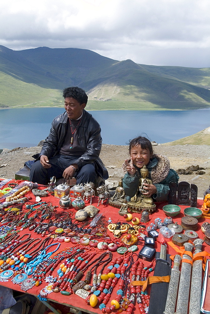 Craft stand, Turquoise Lake, Tibet, China, Asia