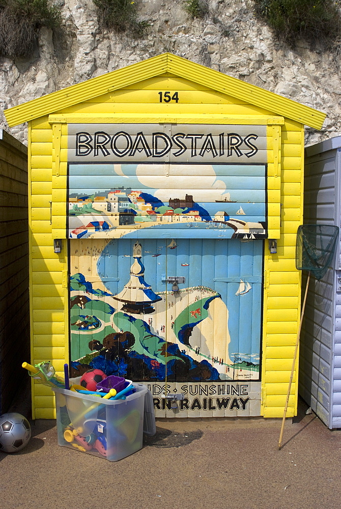 Beach huts, Stone Bay, Broadstairs, Kent, England, United Kingdom, Europe