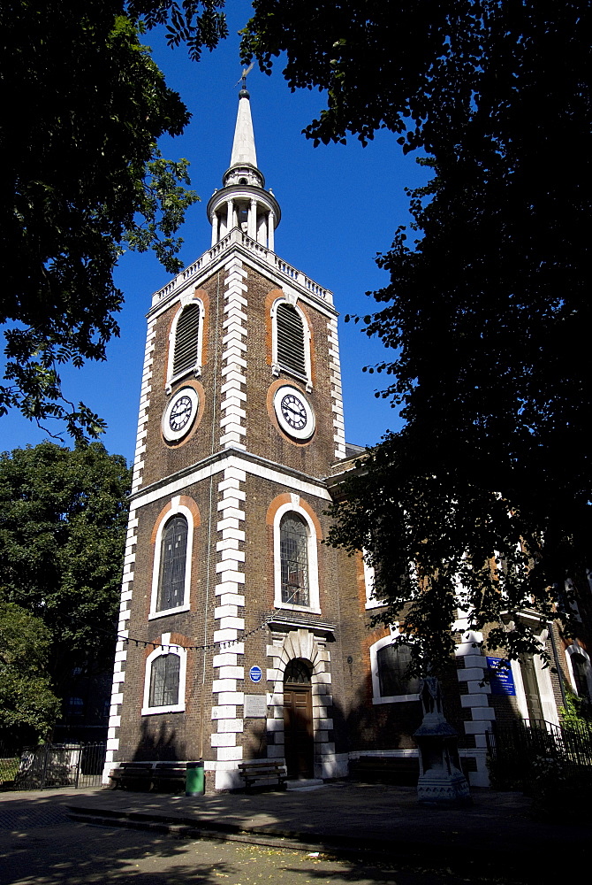 Church of St. Mary the Virgin, from which the Mayflower set sail for America in 1620, Rotherhithe, London, SE1, England, United Kingdom, Europe