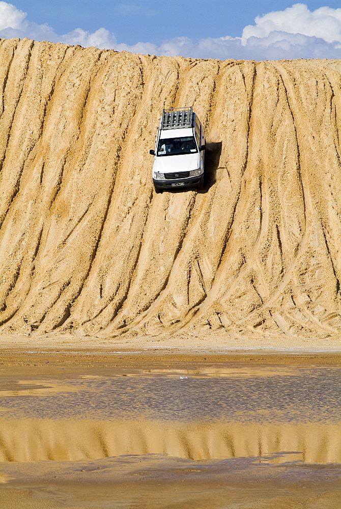 Jeep adventure, Ong Jmal (the camel's neck), desert and site of Star Wars and The English Patient films, near Nefta, Tunisia, North Africa, Africa