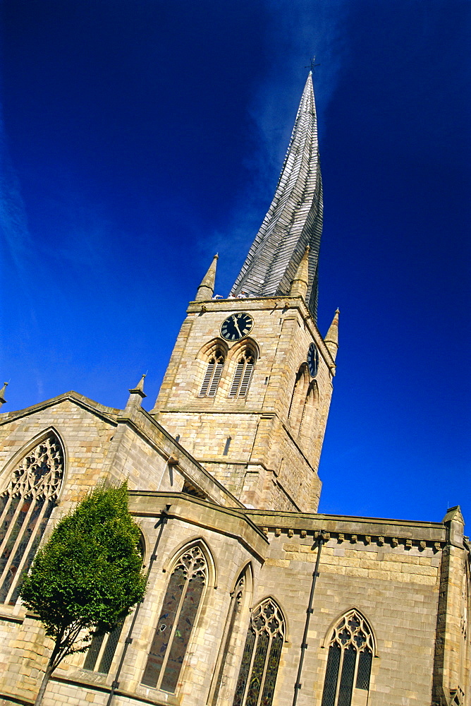 St Mary and All Saints Church with its twisted spire, Chesterfield, Derbyshire, England, UK