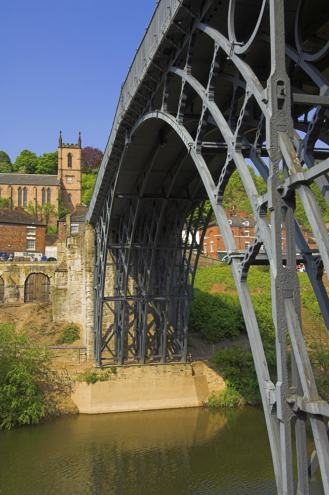 The world's first Ironbridge built by Abraham Darby over the River Severn at Ironbridge Gorge, UNESCO World Heritage Site, Shropshire, England, United Kingdom, Europe