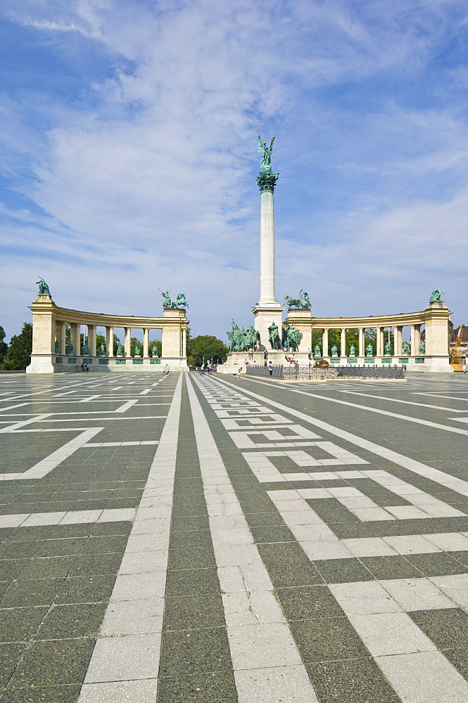 The Millennium monument, with archangel Gabriel on top, Heroes Square (Hosok tere), Budapest, Hungary, Europe