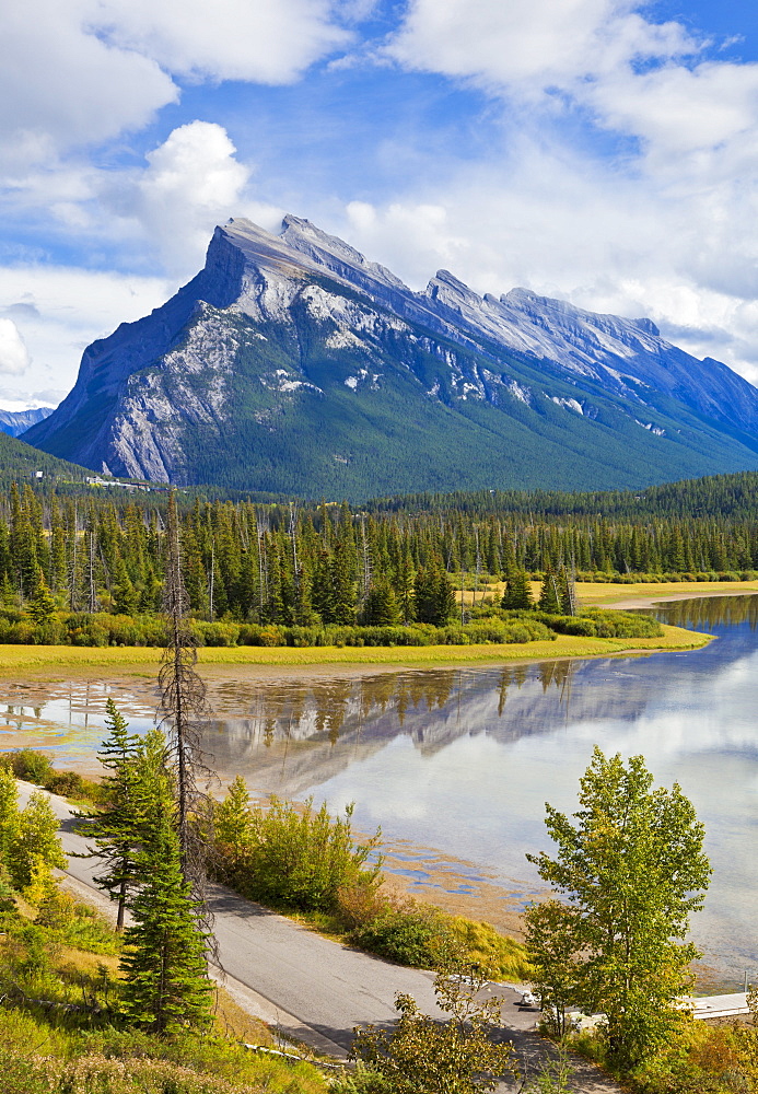 Mount Rundle rising above Vermillion Lakes drive, Banff National Park, UNESCO World Heritage Site, Alberta, Canadian Rockies, Canada, North America