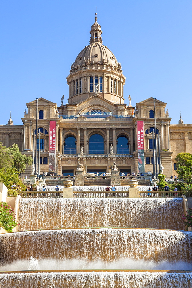 The Magic Fountain of Montjuic below the Palau Nacional, MNAC, National Art Gallery, Barcelona, Catalonia (Catalunya), Spain, Europe