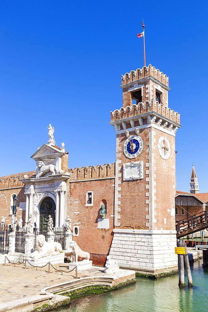 Porta Magna at the Venetian Arsenal (Arsenale di Venezia), a Byzantine shipyard and armoury, Venice, UNESCO World Heritage Site, Veneto, Italy, Europe