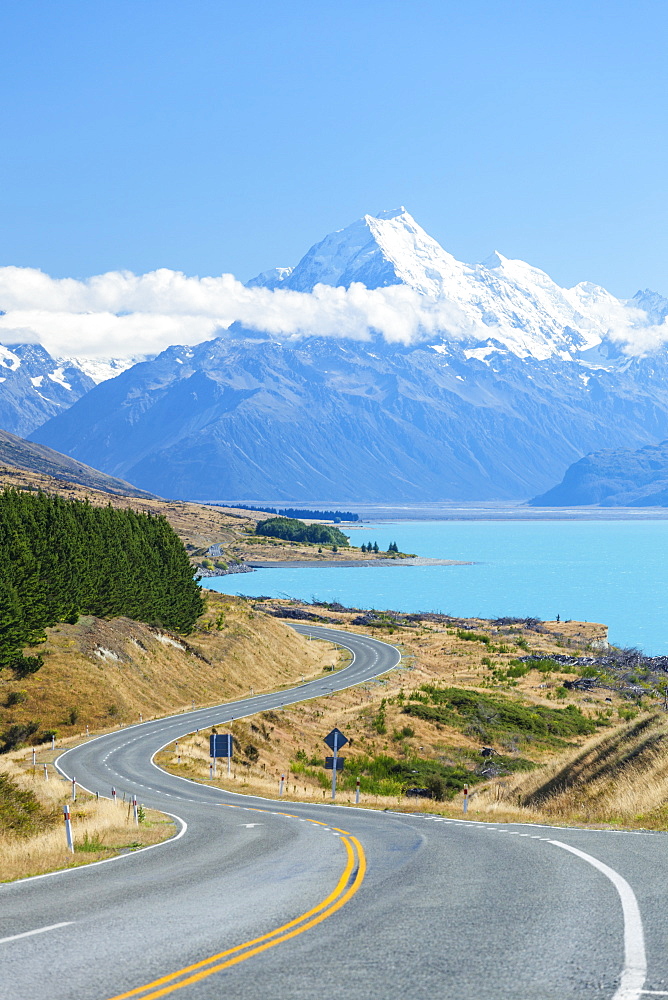 Mount Cook, Highway 80 S curve road and Lake Pukaki, Mount Cook National Park, UNESCO World Heritage Site, South Island, New Zealand, Pacific