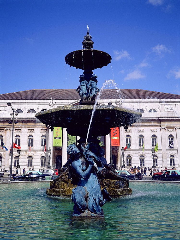 Fountain and National Theatre D. Maria II, Place Rossio (Rossio Square), Lisbon, Portugal, Europe