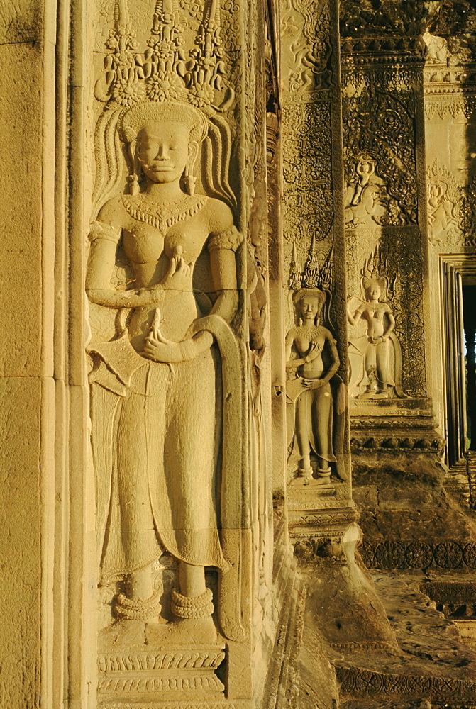 Relief carving on the temple at Angkor Wat, Angkor, Siem Reap, Cambodia, Indochina, Asia