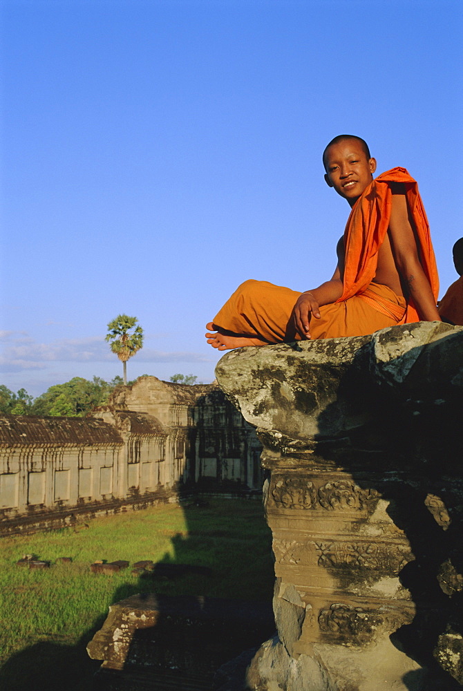 Buddhist monk at Angkor Wat, Angkor, Siem Reap, Cambodia, Indochina, Asia