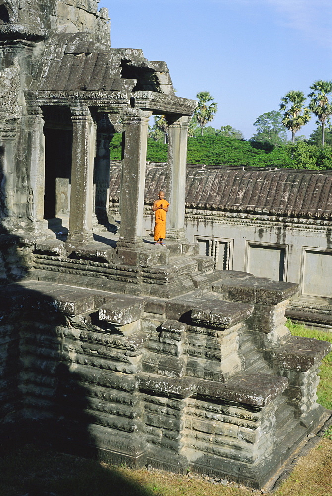 Buddhist monk at Angkor Wat, Angkor, Siem Reap, Cambodia, Indochina, Asia