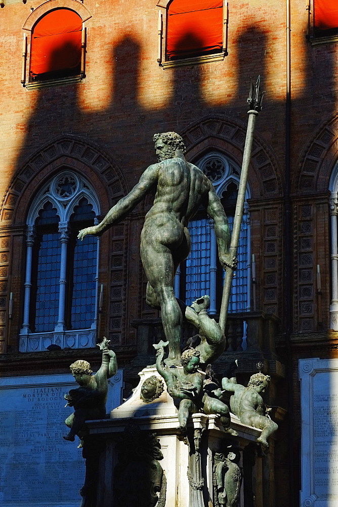 Fontana del Nettuno, Piazza Maggiore, Bologna, Emilia-Romagna, Italy, Europe 