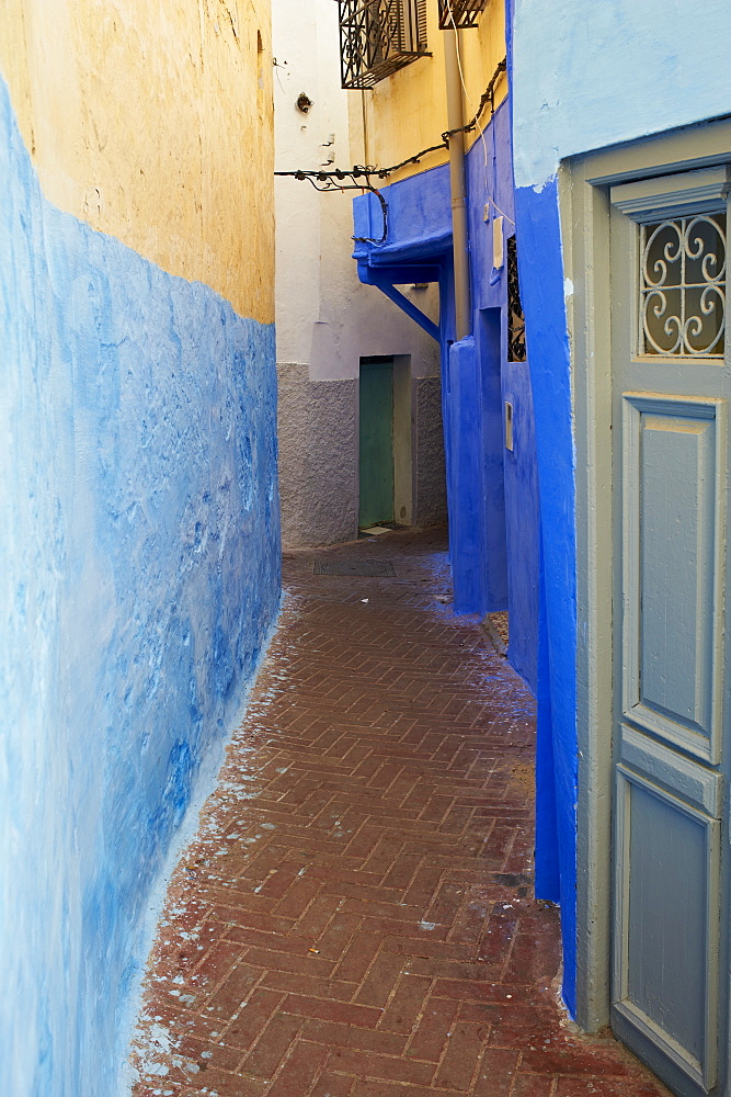 Narrow street in the Medina (Old City), Tangier (Tanger), Morocco, North Africa, Africa