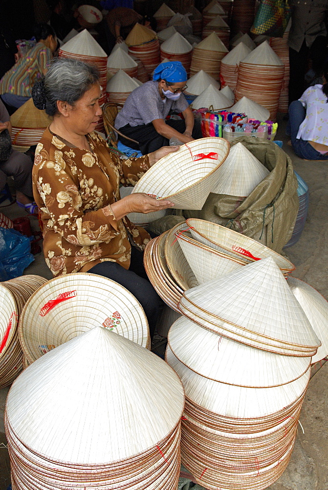 Hat market, Hanoi, Vietnam, Indochina, Southeast Asia, Asia