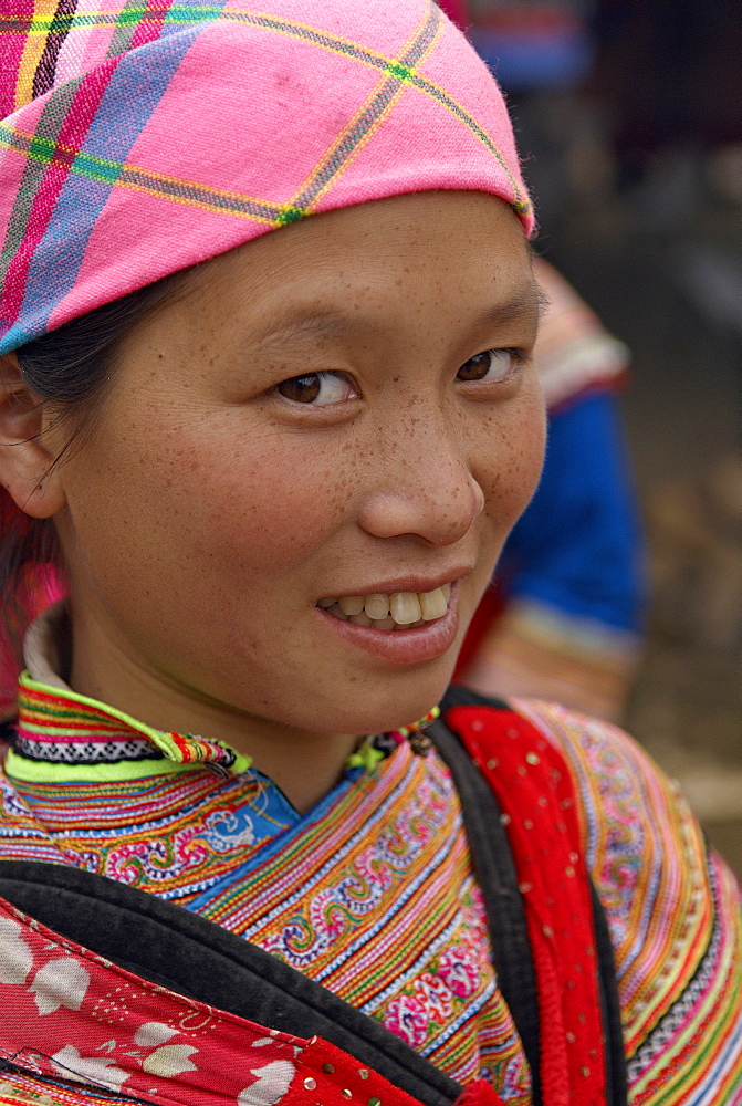 Flower Hmong woman, Sunday market at Lung Phin, Bac Ha area, Vietnam, Indochina, Southeast Asia, Asia