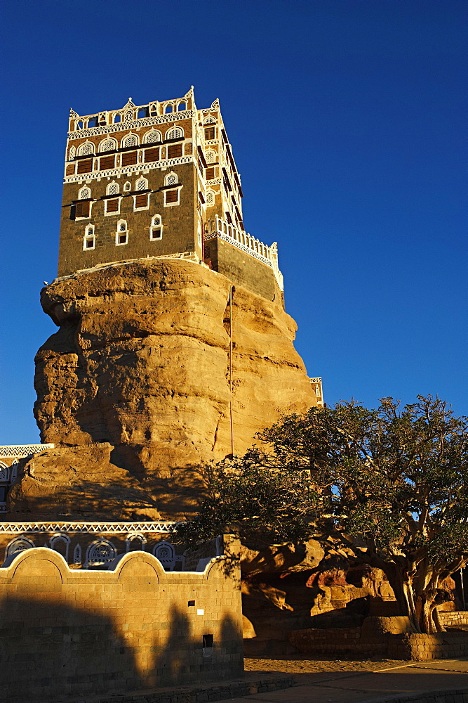 Rock Palace (Dar Al Hajar), Wadi Dhar, Yemen, Middle East 