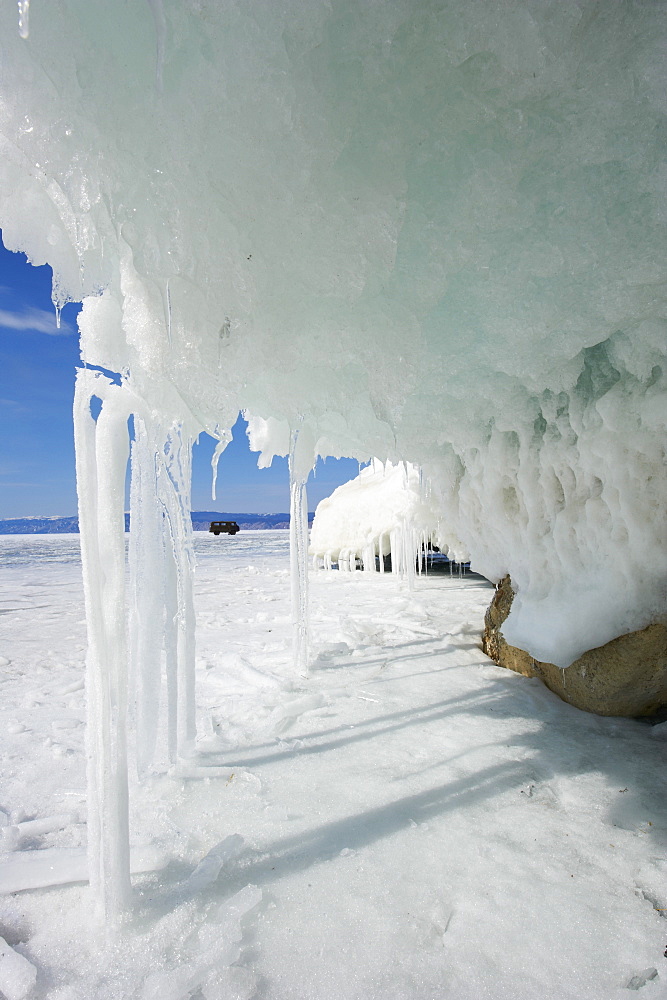 Maloe More (Little Sea), frozen lake during winter, Olkhon island, Lake Baikal, UNESCO World Heritage Site, Irkutsk Oblast, Siberia, Russia, Eurasia 