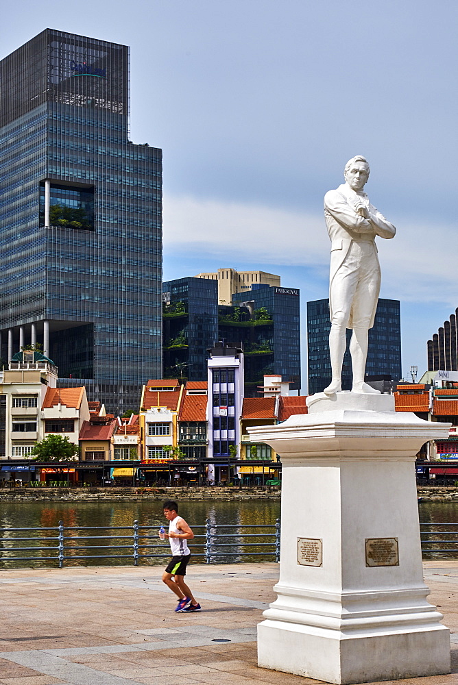 Raffles statue and Boat Quay, Colonial District, Singapore, Southeast Asia, Asia