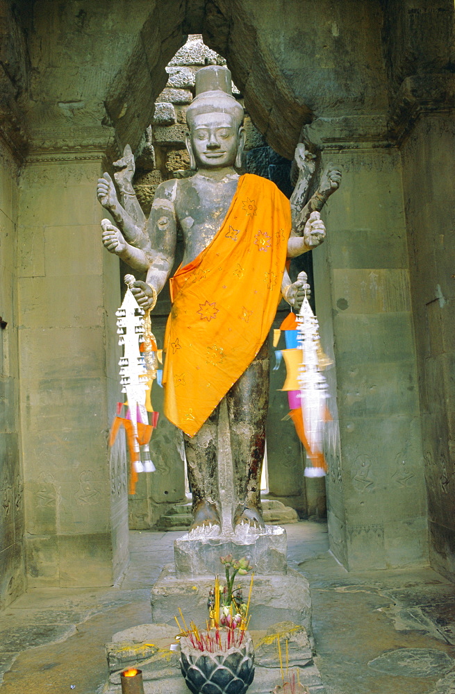 Decorated statue, Angkor Wat, Angkor, Siem Reap, Cambodia, Asia 