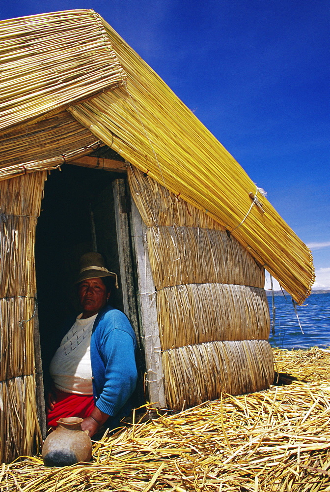 Uros people, floating islands, Lake Titicaca, Peru, South America