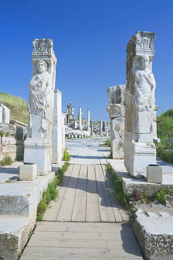 Gate of Hercules, Ephesus, Anatolia, Turkey, Asia Minor, Eurasia