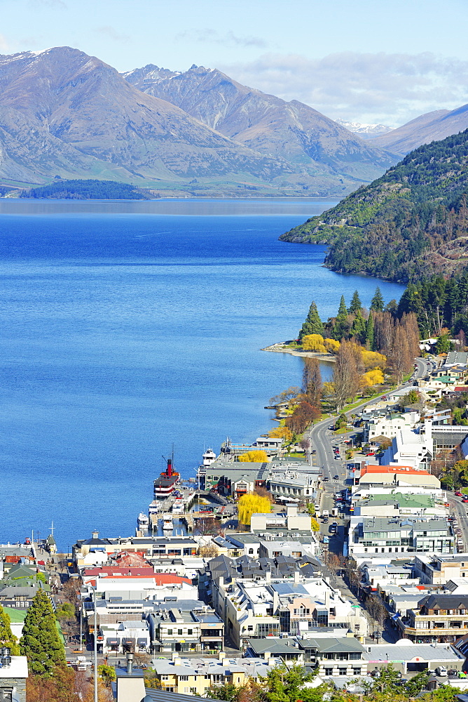 Queenstown and Lake Wakatipu, Queenstown, Otago, South Island, New Zealand, Pacific