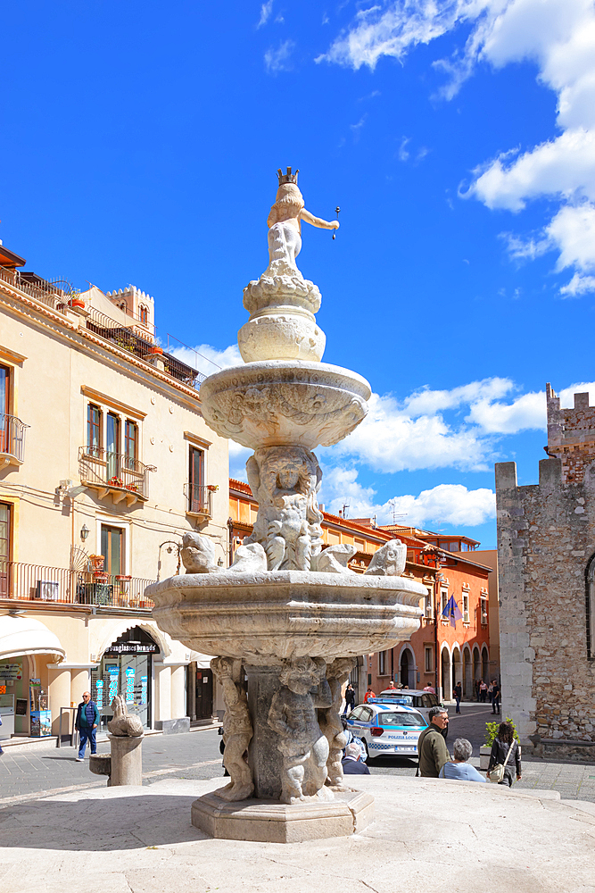 Piazza Duomo, Taormina, Sicily, Italy, Mediterranean, Europe