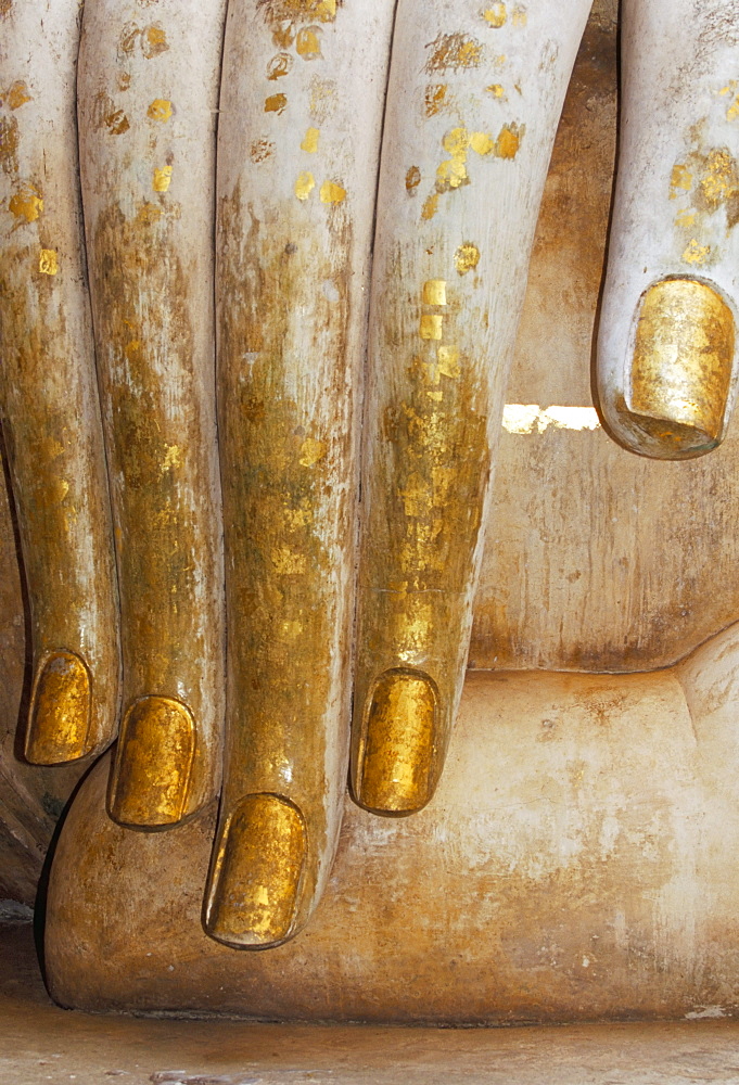 Detail of the hand of a stucco seated Buddha statue, Wat Si Chum, Sukhothai Historical Park, UNESCO World Heritage Site, Sukhothai, Thailand, Southeast Asia, Asia