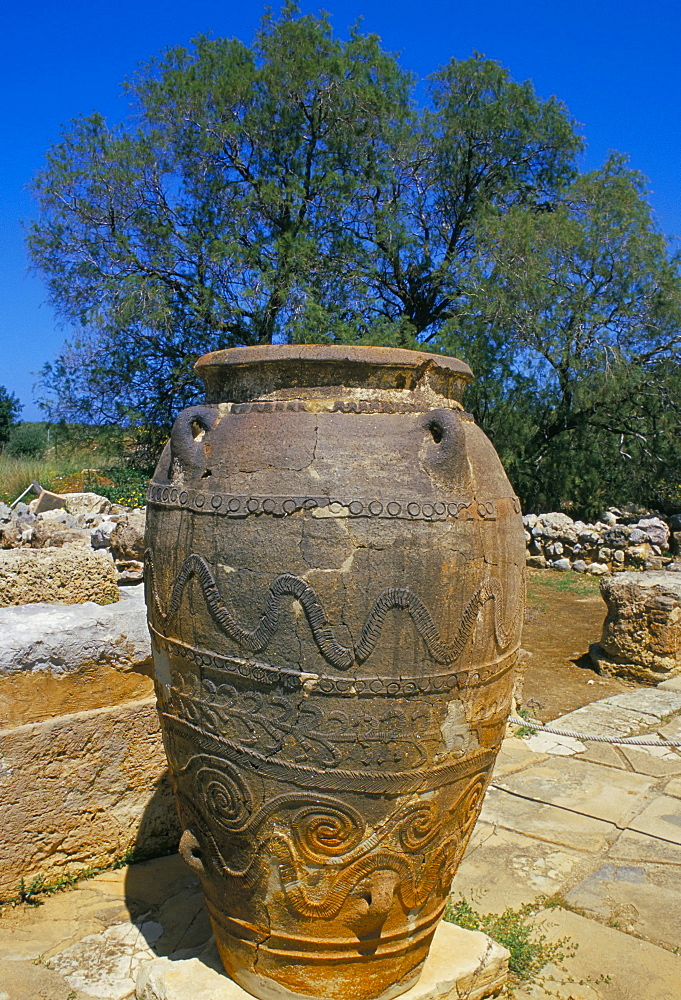 Minoan jar, Malia, island of Crete, Greece, Mediterranean, Europe