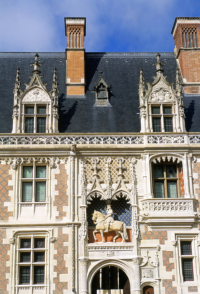 Facade de l'aile Louix XII, Chateau of Blois, Pays de Loire, Loire Valley, France, Europe