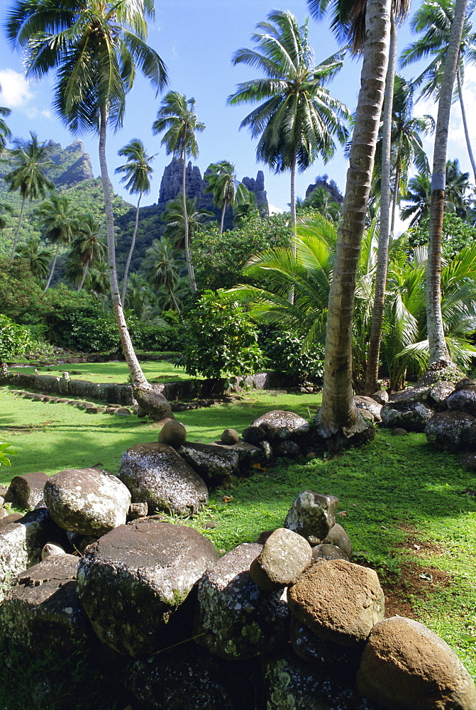 Maori site of Tohua Hikokua, Hatiheu Bay, Nuku Hiva Island, Marquesas Islands archipelago, French Polynesia, South Pacific Islands, Pacific