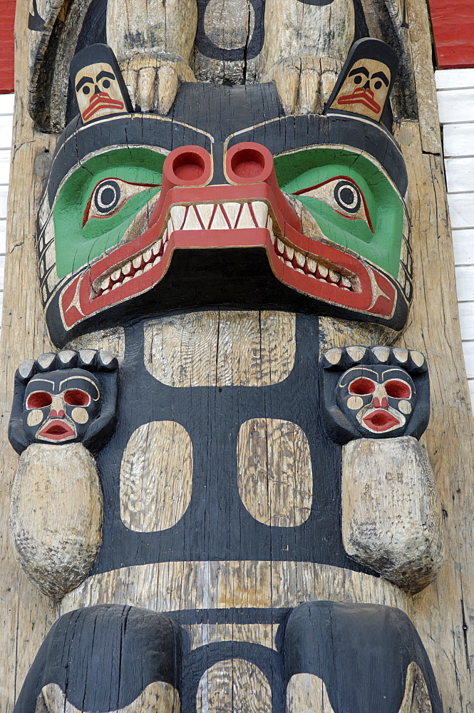 Chief Wakas's pole for winter ceremonial, Canadian Museum of Civilization, Gatineau, Quebec Province, Canada, North America