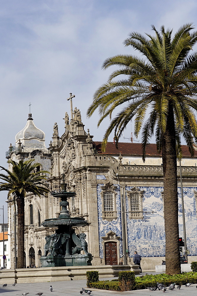 Terceiros do Carmo Church constructed in the late 18th century, Rua do Carmo, Porto, Portugal, Europe