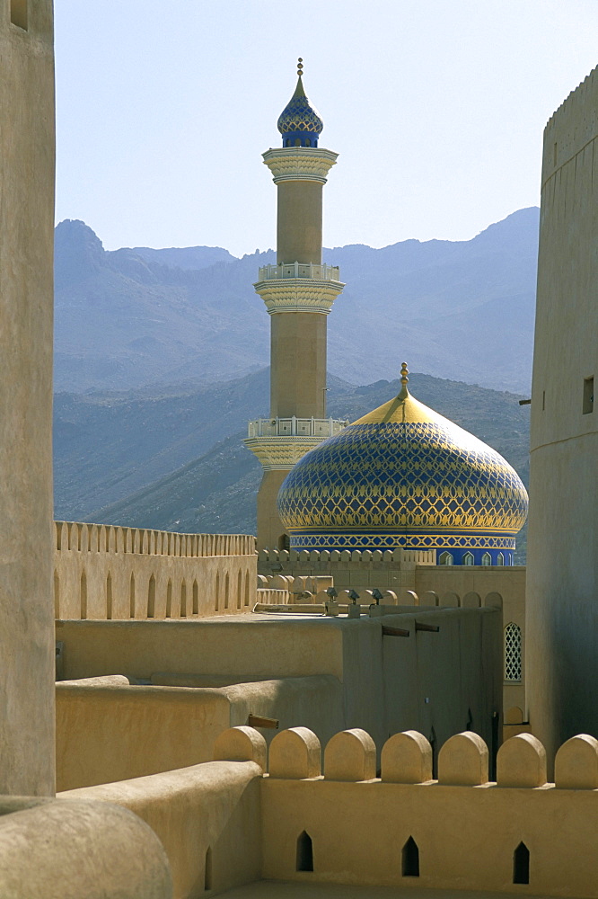 The mosque seen from the fort, town of Nizwa, Sultanate of Oman, Middle East