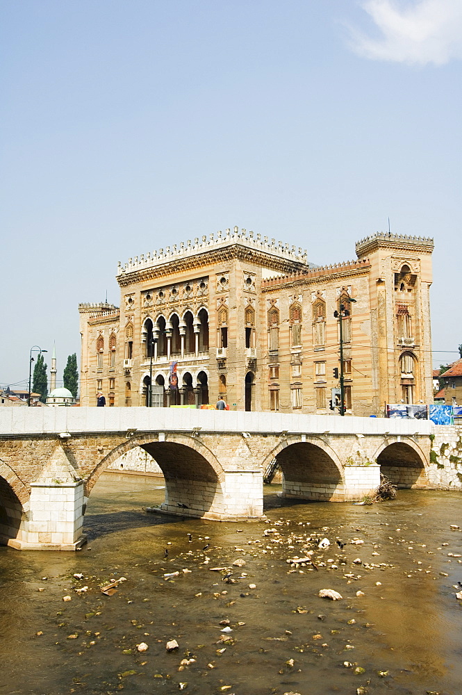 Miljacka River, Old Town Hall, The National and University Library Austro Hungarian Building, Sarajevo, Bosnia, Europe