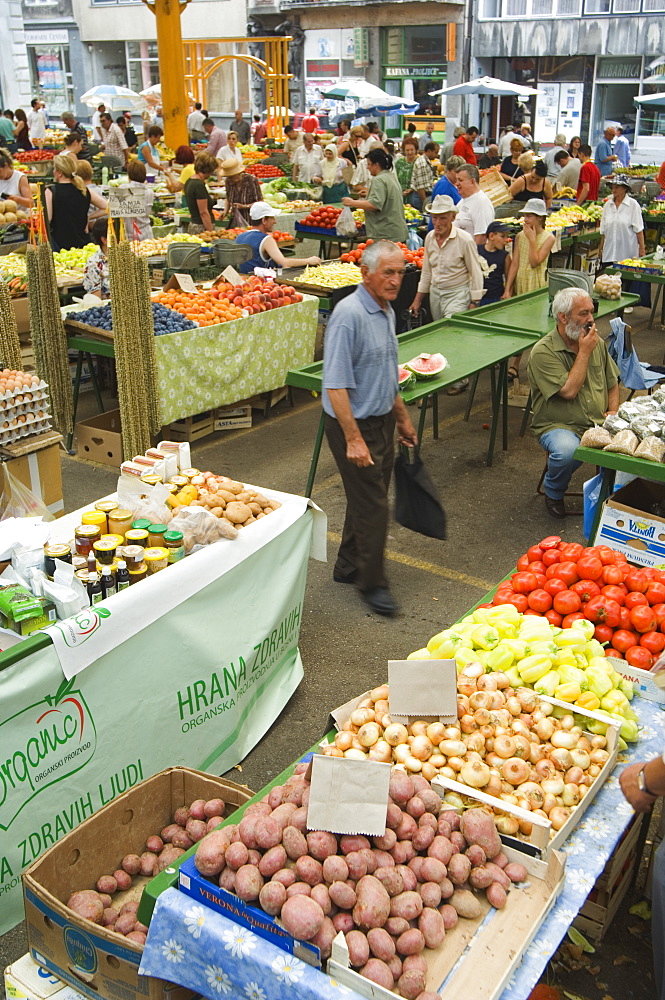 Fruit and vegetable market, Sarajevo, Bosnia, Bosnia-Herzegovina, Europe