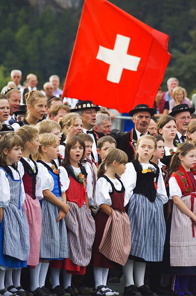 Parade for the Unspunnen Bicentenary, children in traditional costumes from seven regions, Unspunnen festival, Interlaken, Jungfrau region, Switzerland, Europe