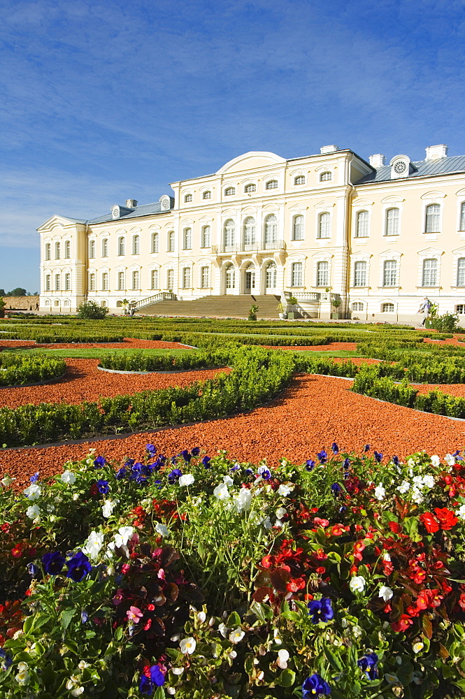 Baroque style Rundales Palace (Rundales Pils) designed by Bartolomeo Rastrelli, built in 18th century for Ernst Johann von Buhren, Duke of Courland, Zemgale, near Bauska, Latvia, Baltic States, Europe