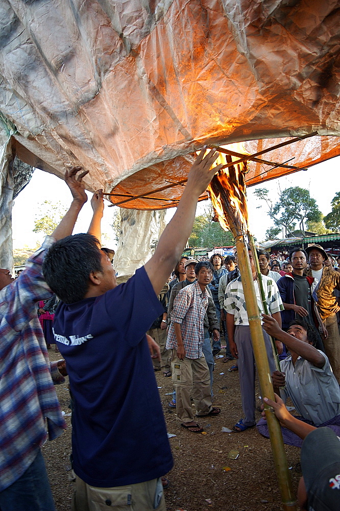 Taunggi hot air balloon festival, Taunggi, Myanmar (Burma), Asia