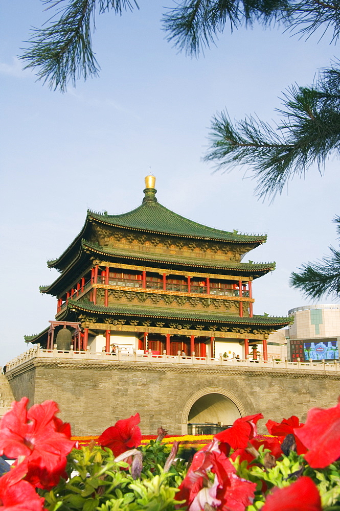 Bell Tower dating from 14th century rebuilt by the Qing in 1739, Xian City, Shaanxi Province, China, Asia