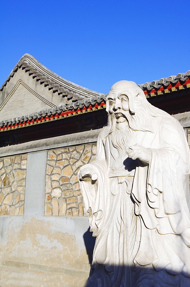 Confucius statue in Beijing University, Haidian, Beijing, China, Asia