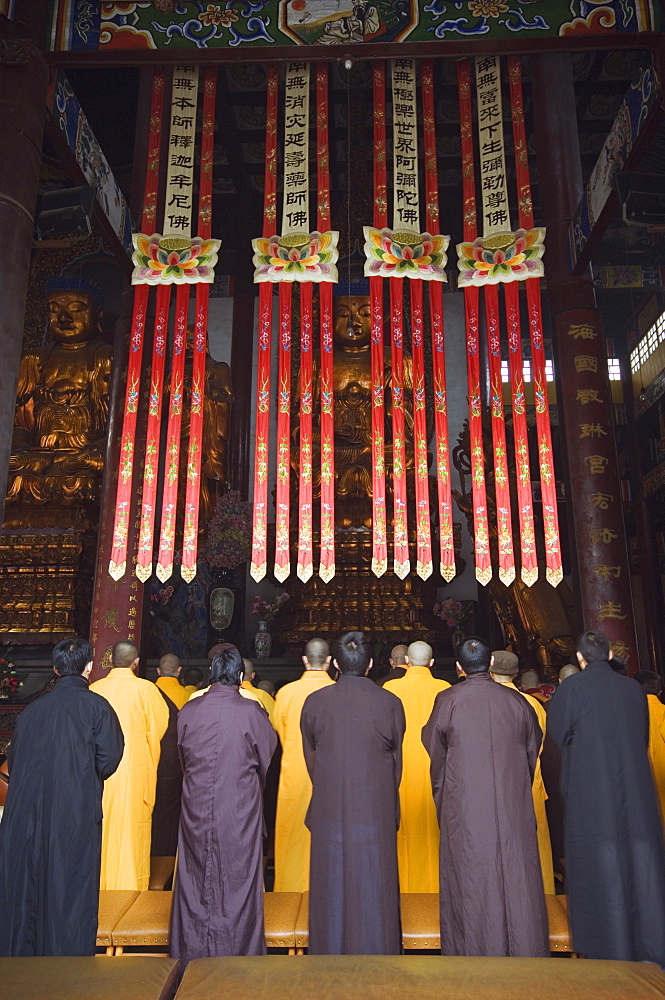 West Garden Buddhist Temple, Suzhou, Jiangsu Province, China, Asia