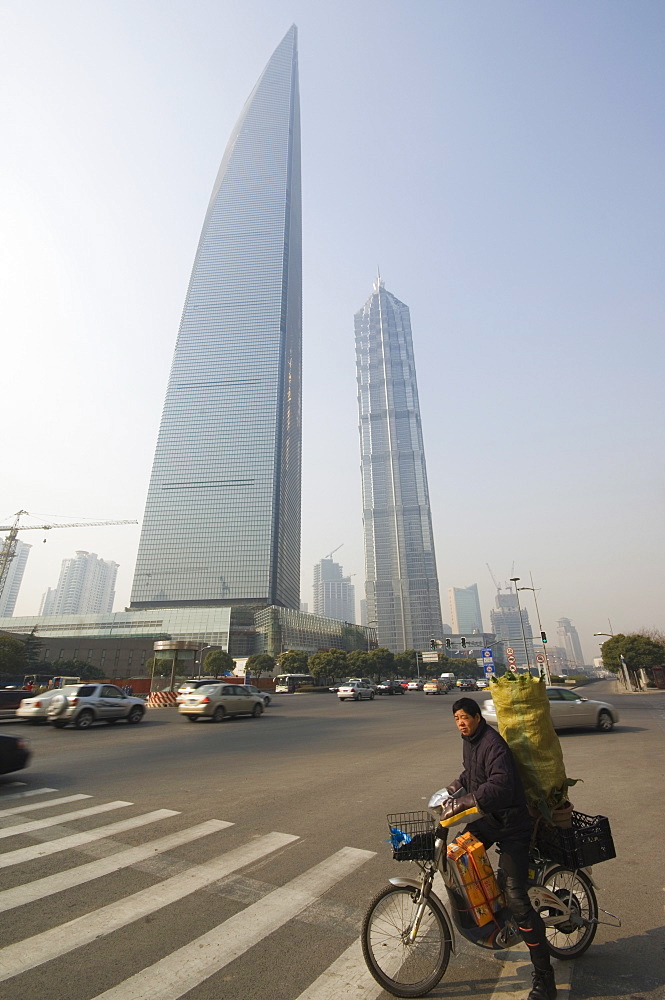 Modern skyscrapers and mainland China's highest building, the International Finance Center in Pudong New Area, Shanghai, China, Asia